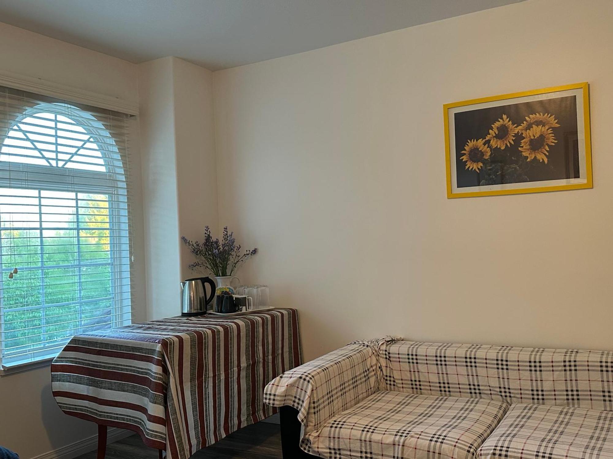 Beautiful Home In Burnaby Ngoại thất bức ảnh